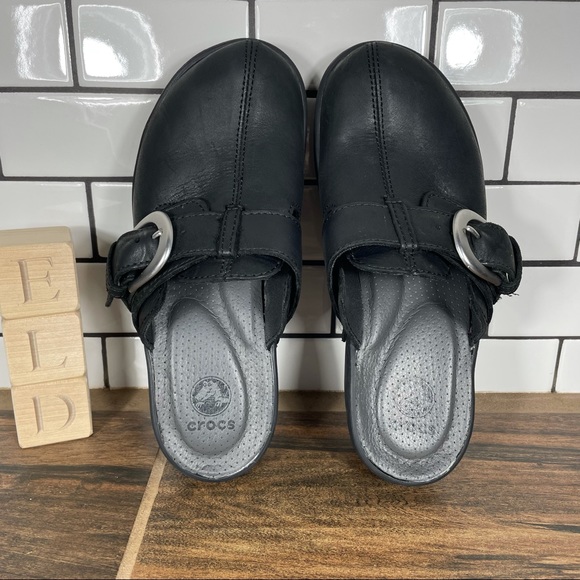 CROCS Cobbler Buckle Black Leather Cushioned Clogs - Picture 6 of 13